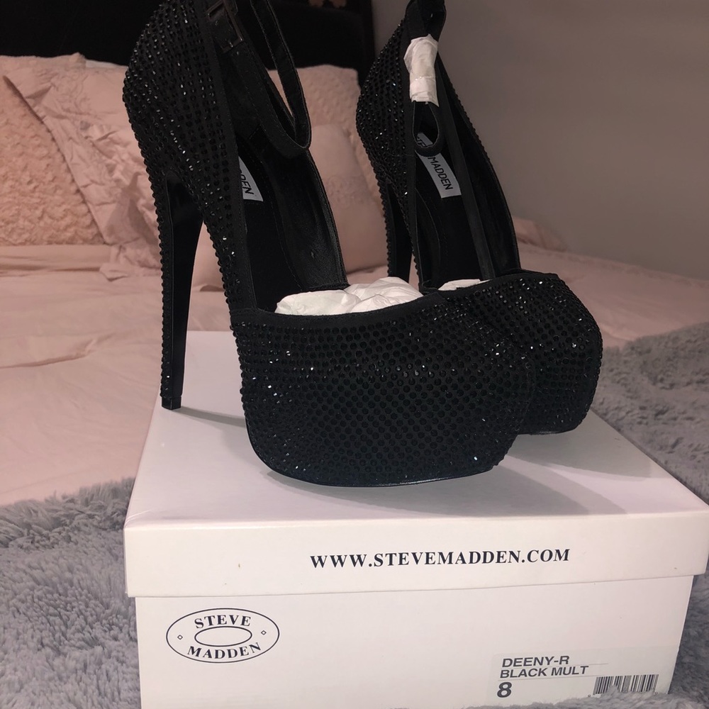 NWT Black Rhinestone Heel